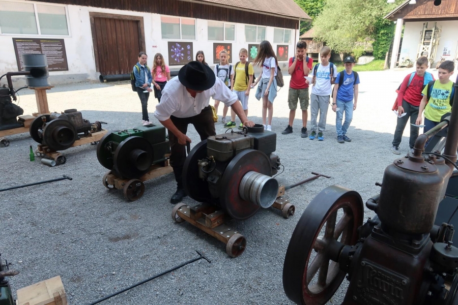 Motorizirana-preteklost